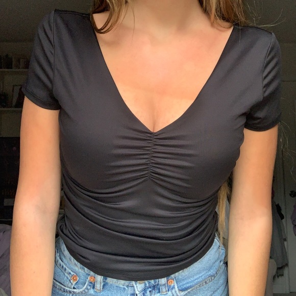 NWOT Ruched Tee! - Picture 2 of 5